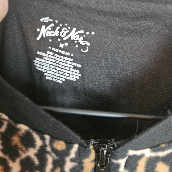 NEW Nick & Nora Jungle Jim Fleece One Piece Pajamas M Leopard Print NWT - Picture 4 of 8